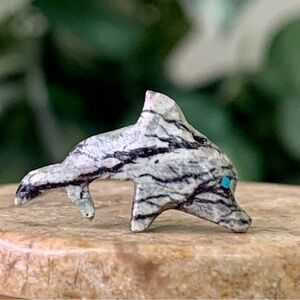 Native American Style Zuni Dolphin Fetish Bead Carved Stone Animal Figurine .8"